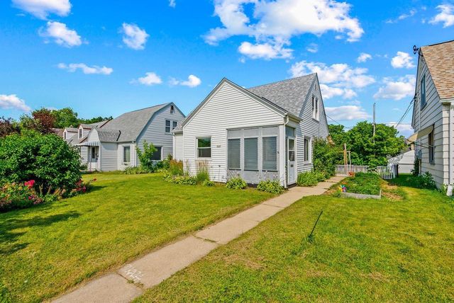 3218 S Chase AVENUE, Milwaukee, WI 53207
