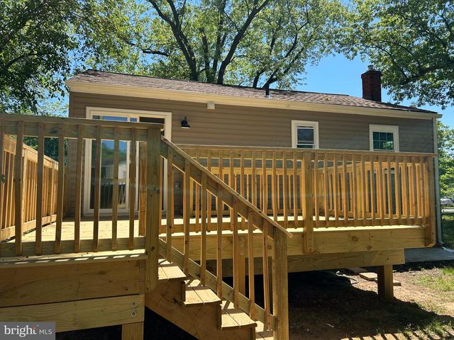 9620 52ND AVE, College Park, MD 20740