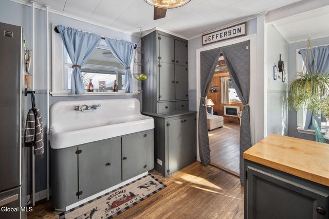 552 N Harpersfield Road, Jefferson, NY 12093