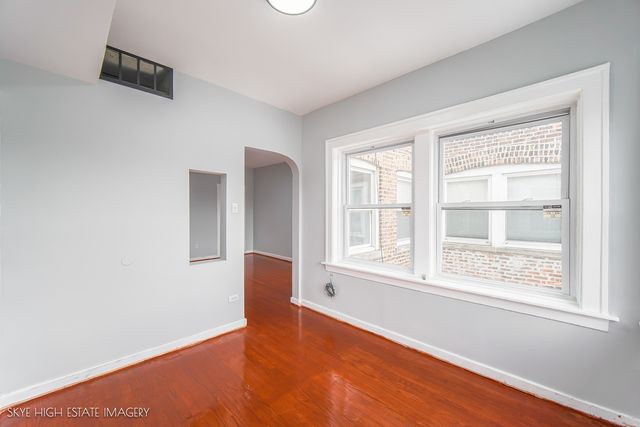 6720 S Paxton Avenue 3N, Chicago, IL 60649