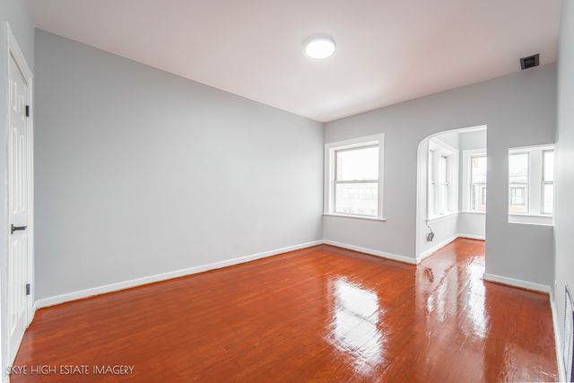 6720 S Paxton Avenue 3N, Chicago, IL 60649