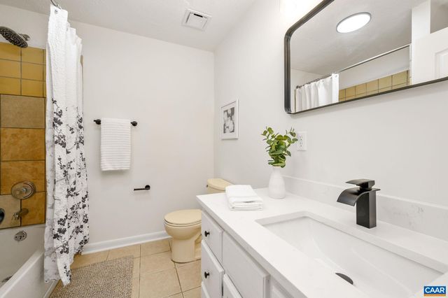 2304 SHELBY DR, Charlottesville, VA 22901