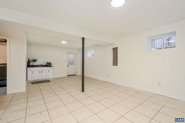 2304 SHELBY DR, Charlottesville, VA 22901