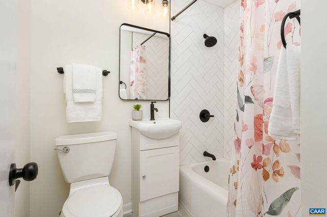 2304 SHELBY DR, Charlottesville, VA 22901