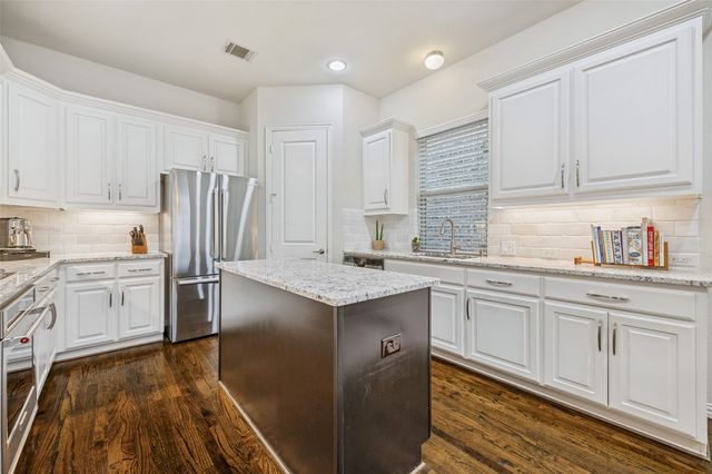 2841 Edinburgh, Carrollton, TX 75006