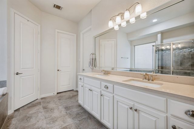 2841 Edinburgh, Carrollton, TX 75006