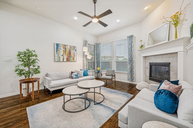 2841 Edinburgh, Carrollton, TX 75006