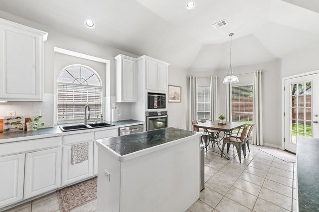 2825 Wales Court, Grand Prairie, TX 75052