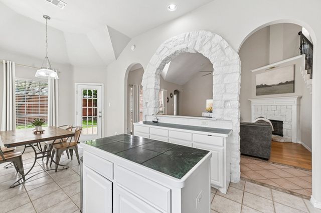 2825 Wales Court, Grand Prairie, TX 75052