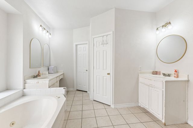 2825 Wales Court, Grand Prairie, TX 75052