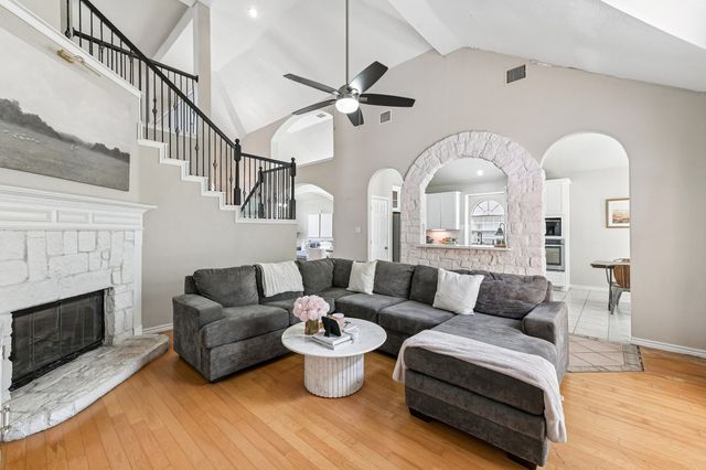 2825 Wales Court, Grand Prairie, TX 75052