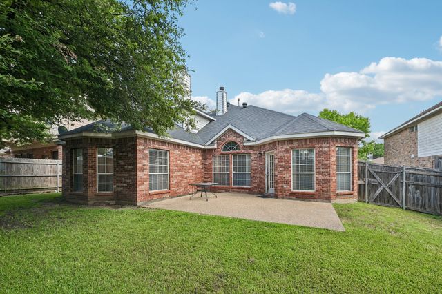 2825 Wales Court, Grand Prairie, TX 75052