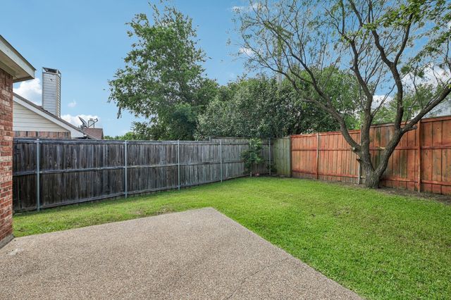 2825 Wales Court, Grand Prairie, TX 75052