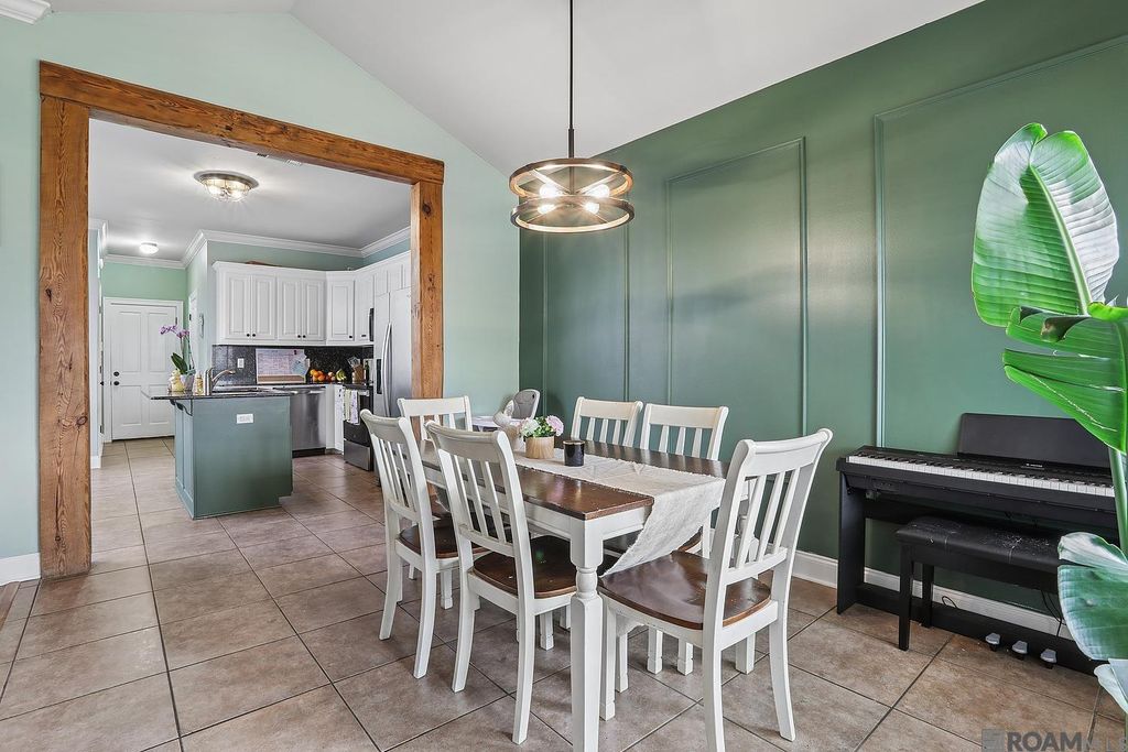 2688 Old Towne Rd, Zachary, LA 70791