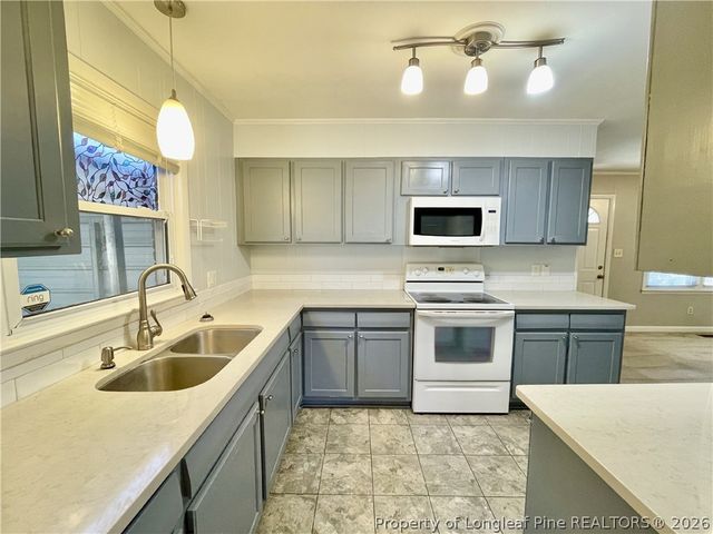 922 Brookhaven Drive, Fayetteville, NC 28303