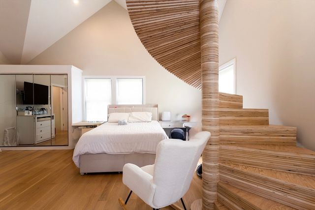 14 Bernard Circle, Tisbury, MA 02568