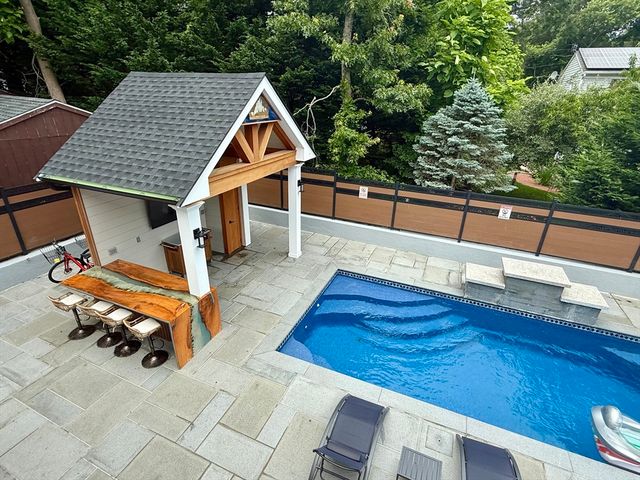 14 Bernard Circle, Tisbury, MA 02568