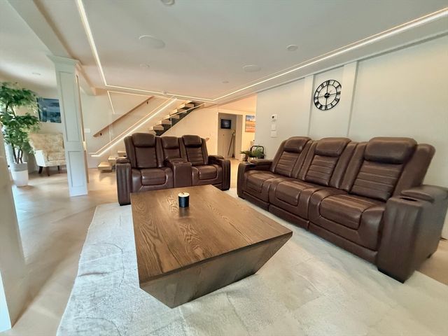 14 Bernard Circle, Tisbury, MA 02568