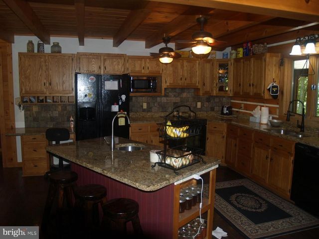 94 BASIN HILL RD, Duncannon, PA 17020