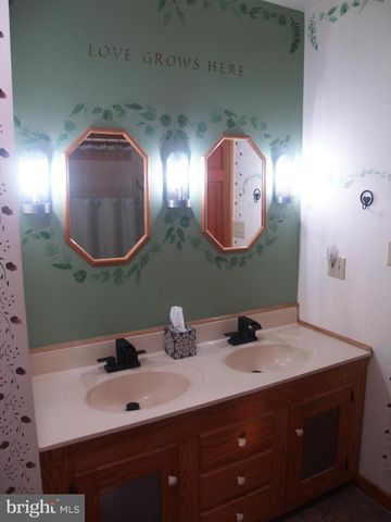 94 BASIN HILL RD, Duncannon, PA 17020