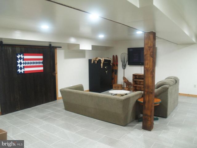 94 BASIN HILL RD, Duncannon, PA 17020