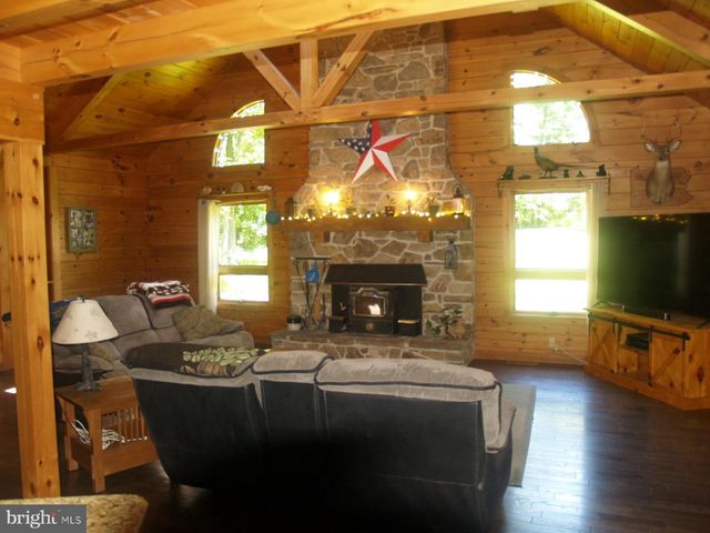 94 BASIN HILL RD, Duncannon, PA 17020