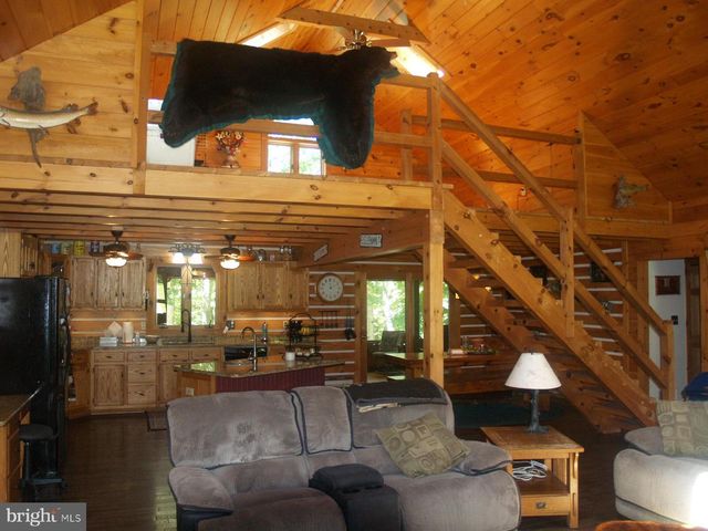 94 BASIN HILL RD, Duncannon, PA 17020