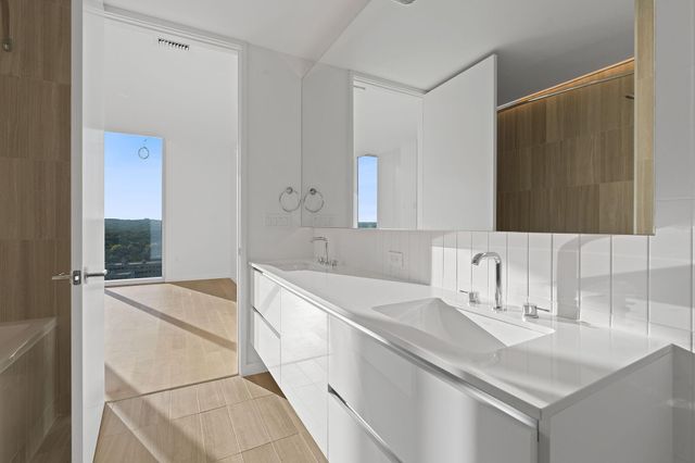 313 W 17th ST 1505, Austin, TX 78701
