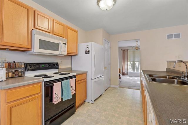 433 Summit Tree Court, Fenton, MO 63026