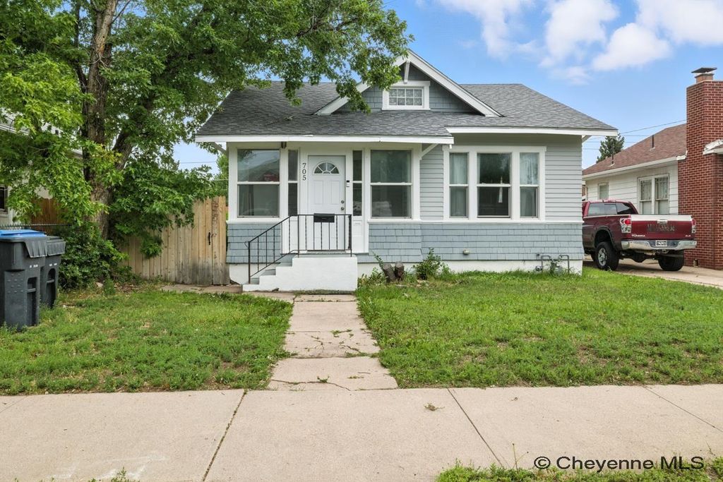 705 W 28TH ST, Cheyenne, WY 82001