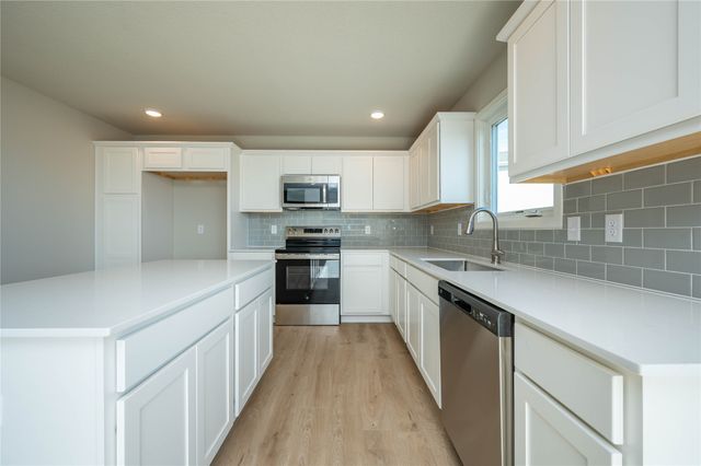 1671 NW Savannah Drive, Ankeny, IA 50023