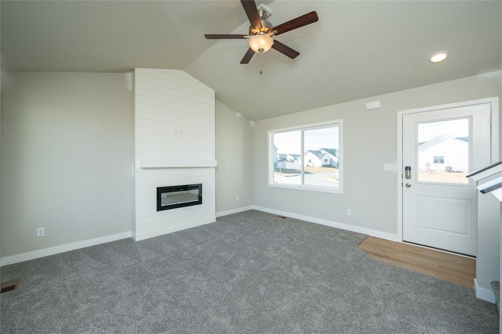 1671 NW Savannah Drive, Ankeny, IA 50023