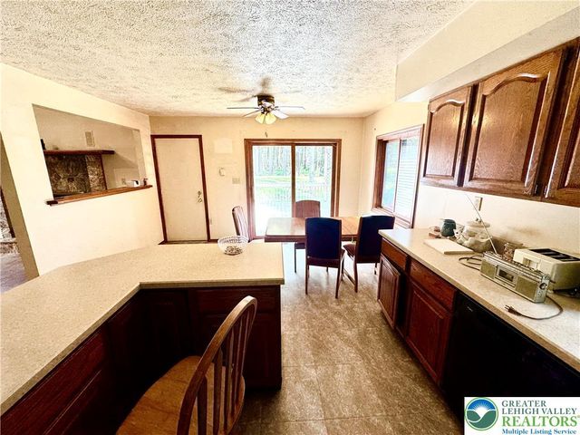 84 Tanglewood Drive, Penn Forest Twp, PA 18210