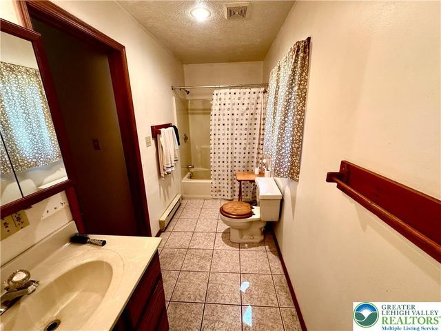 84 Tanglewood Drive, Penn Forest Twp, PA 18210