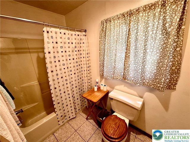 84 Tanglewood Drive, Penn Forest Twp, PA 18210