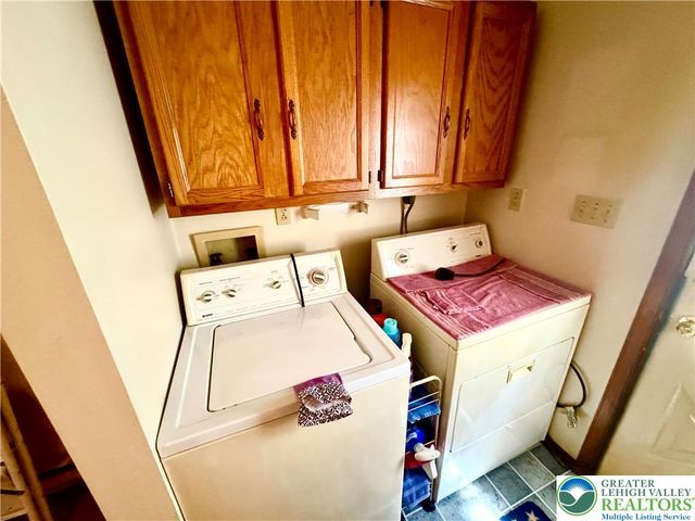 84 Tanglewood Drive, Penn Forest Twp, PA 18210