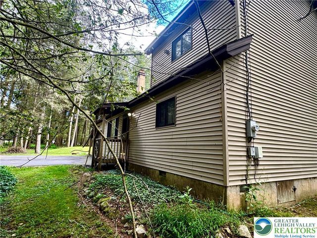 84 Tanglewood Drive, Penn Forest Twp, PA 18210