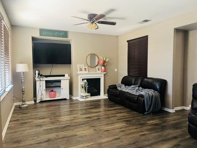 2117 Mariposa Dr, Hughson, CA 95326