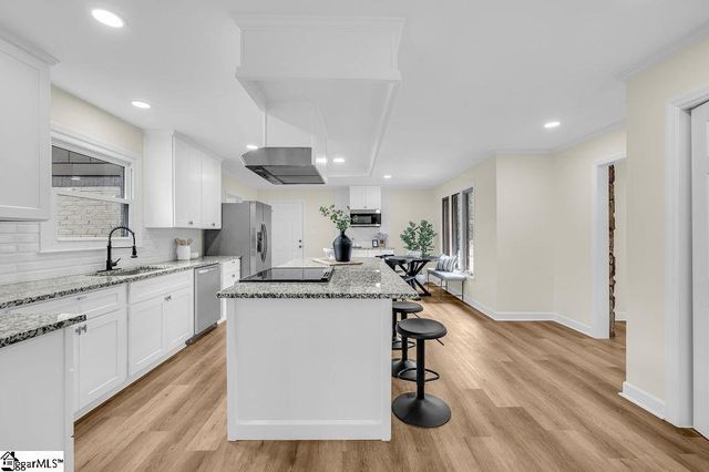 311 Dunbarton Court, Spartanburg, SC 29307