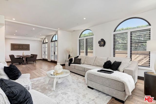 10523 Ashton Avenue 101, Los Angeles, CA 90024