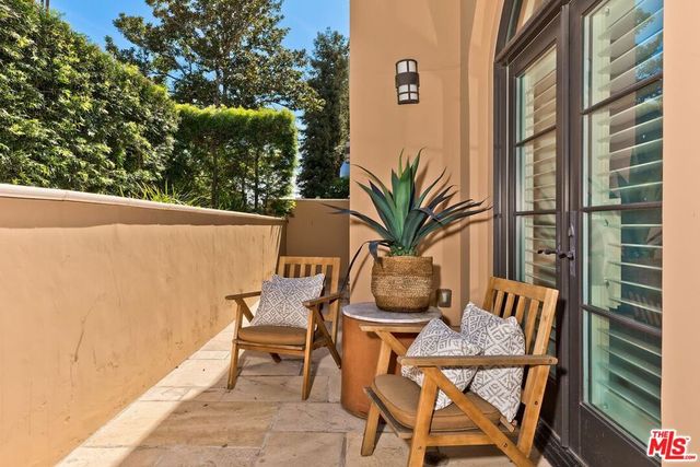 10523 Ashton Avenue 101, Los Angeles, CA 90024