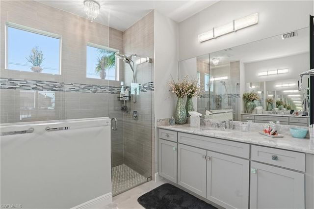 3733 SW 1st LN, Cape Coral, FL 33991