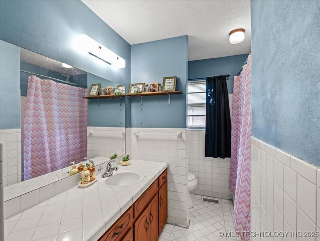 208 N Chambers Trail, Claremore, OK 74017