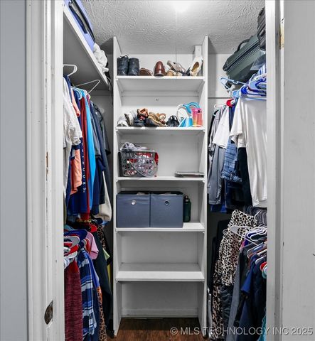 208 N Chambers Trail, Claremore, OK 74017