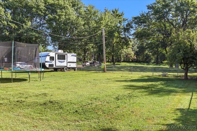 208 N Chambers Trail, Claremore, OK 74017