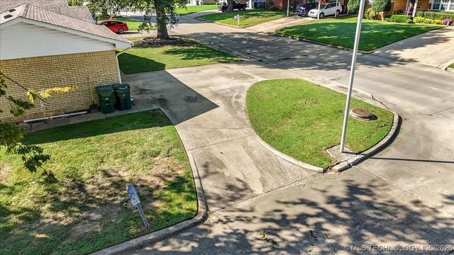 208 N Chambers Trail, Claremore, OK 74017