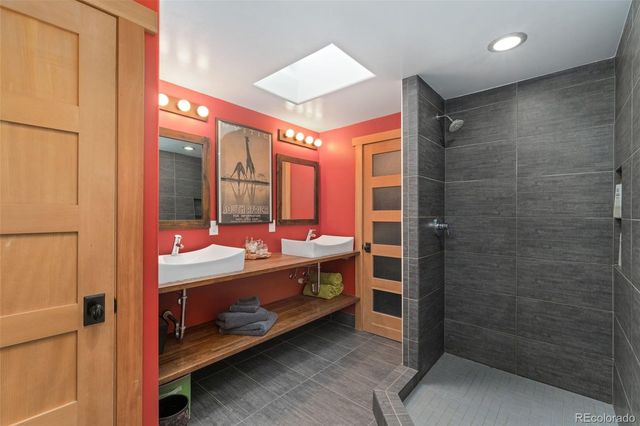 3313 Curtis Street, Denver, CO 80205