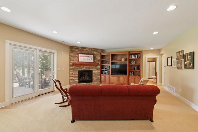 4400 161st Street, Urbandale, IA 50323