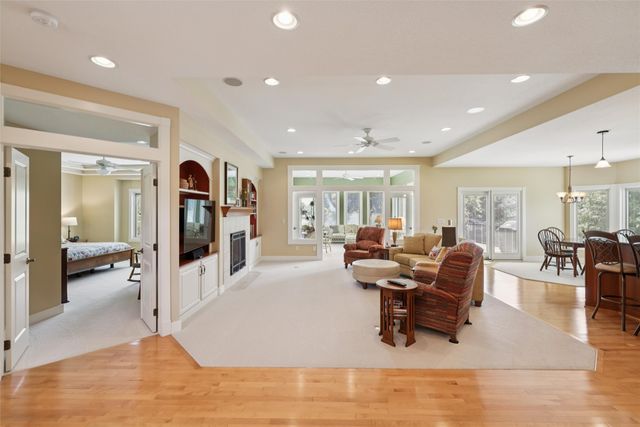 4400 161st Street, Urbandale, IA 50323