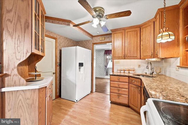 141 FLINTLOCK RD, Drexel Hill, PA 19026